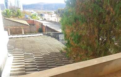 Imagem 9: Casa em Montes Claros, no bairro Ibituruna, à venda