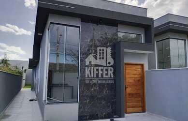 Imagem: A casa possui 3 Dormitórios, 2 Banheiros, 2 Vagas na garagem