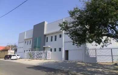 Imagem: O depósito possui 5 Vagas na garagem, 1.500m² de Área e