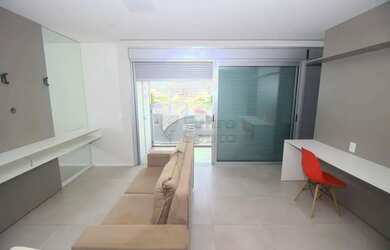 Imagem: O apartamento possui 1 Dormitório, 1 Banheiro, 1 Vaga na garagem