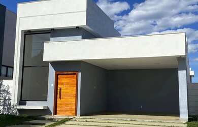 Imagem: A casa à venda possui 3 Dormitórios, 3 Banheiros, 2 Vagas