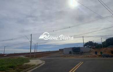 Imagem: O terreno possui 193m² de Área e está localizado em Vila