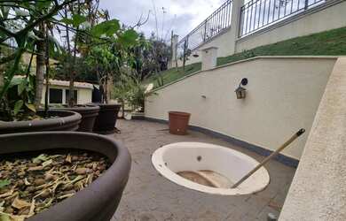 Imagem 6: Imóvel para aluguel tem 220 metros quadrados com 4 quartos