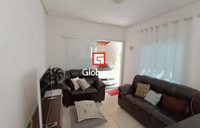 Imagem 8: Casa em Montes Claros, no bairro Maracanã, à venda