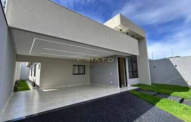 Imagem: A casa possui 3 Dormitórios, 4 Banheiros, 2 Vagas na garagem