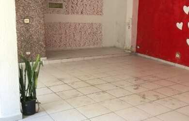 Imagem: O depósito possui 5 Vagas na garagem, 661m² de Área e está