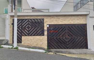 Imagem: A casa possui 3 Dormitórios, 3 Banheiros, 1 Vaga na garagem