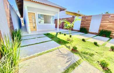 Imagem: A casa possui 3 Dormitórios, 1 Banheiro, 2 Vagas na garagem