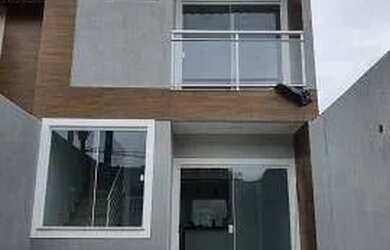 Imagem: A casa possui 3 Dormitórios, 3 Banheiros, 1 Vaga na garagem