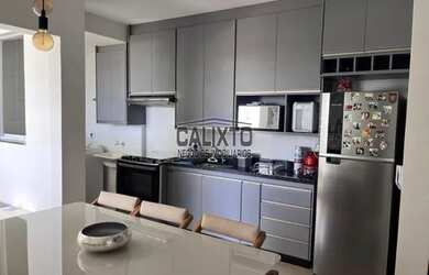 Imagem: O apartamento possui 2 Dormitórios, 1 Banheiro, 2 Vagas na