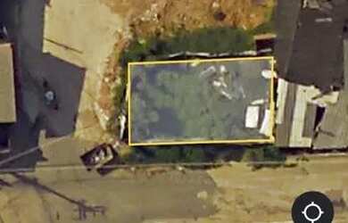 Imagem: O terreno possui 104m² de Área e está localizado em Centro