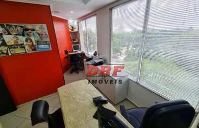 Imagem: O depósito possui 1 Vaga na garagem, 40m² de Área e está