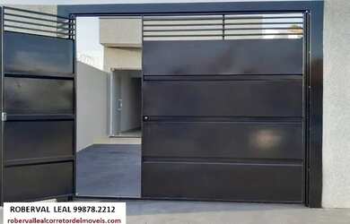 Imagem: A casa possui 2 Dormitórios, 1 Banheiro, 2 Vagas na garagem