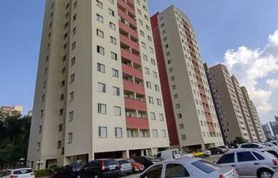 Imagem: O apartamento possui 3 Dormitórios, 1 Banheiro, 1 Vaga na garagem