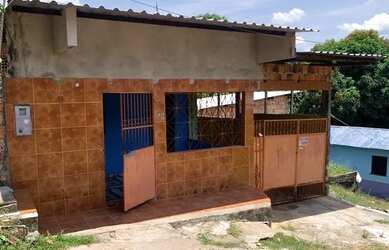 Imagem: A casa possui 3 Dormitórios, 3 Banheiros, 1 Vaga na garagem