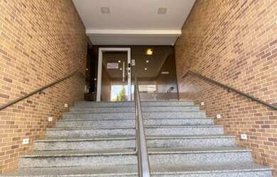 Imagem: O apartamento possui 3 Dormitórios, 1 Banheiro, 2 Vagas na