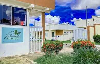 Imagem: A casa em condomínio possui 3 Dormitórios, 1 Banheiro, 2 Vagas