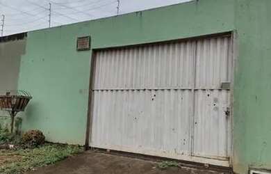 Imagem: A casa possui 2 Dormitórios, 1 Banheiro, 1 Vaga na garagem