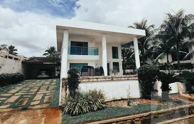 Imagem: A casa em condomínio possui 4 Dormitórios, 5 Banheiros, 5