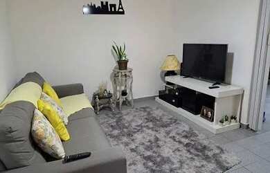 Imagem: A casa possui 3 Dormitórios, 1 Banheiro, 1 Vaga na garagem