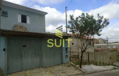 Imagem: A casa possui 3 Dormitórios, 3 Banheiros, 2 Vagas na garagem