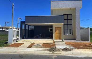 Imagem: A casa em condomínio possui 3 Dormitórios, 4 Banheiros, 3