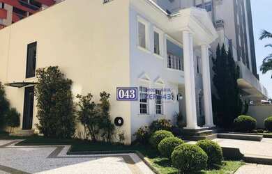 Imagem: O depósito possui 5 Vagas na garagem, 376m² de Área e está