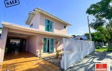 Imagem: A casa possui 5 Dormitórios, 5 Banheiros, 5 Vagas na garagem