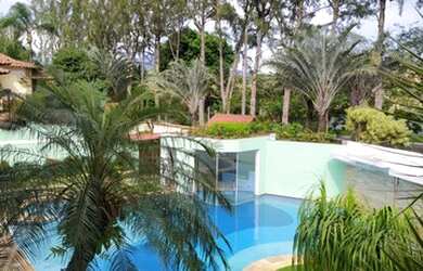 Imagem: A casa em condomínio possui 4 Dormitórios, 5 Banheiros, 1