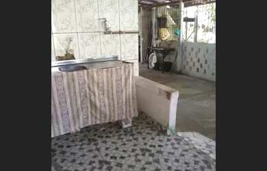 Imagem: A casa possui 2 Dormitórios, 2 Banheiros e está localizado