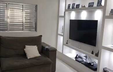 Imagem: A casa possui 2 Dormitórios, 2 Banheiros, 1 Vaga na garagem