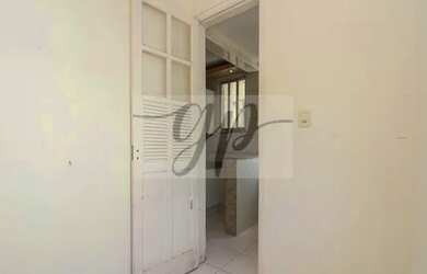 Imagem: O apartamento possui 3 Dormitórios, 1 Banheiro, 1 Vaga na garagem