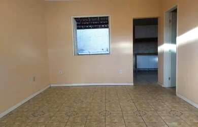 Imagem 9: 3/4 , 2 suites 1 andar em rua Publica