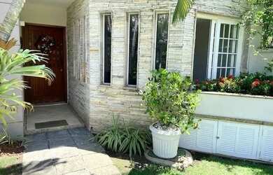 Imagem: A casa em condomínio possui 4 Dormitórios, 5 Banheiros, 2