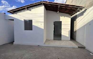 Imagem: A casa possui 2 Dormitórios, 1 Banheiro, 1 Vaga na garagem