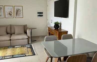 Imagem: O apartamento possui 2 Dormitórios, 1 Banheiro, 1 Vaga na garagem