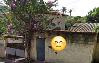 Imagem: A casa possui 2 Dormitórios, 2 Banheiros, 3 Vagas na garagem