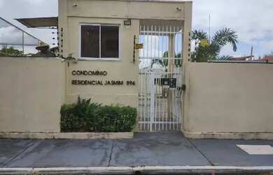 Imagem: A casa possui 1 Dormitório, 1 Banheiro, 1 Vaga na garagem