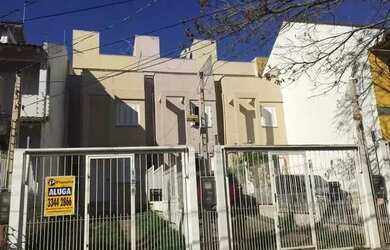 Imagem: A casa possui 3 Dormitórios, 3 Banheiros, 2 Vagas na garagem