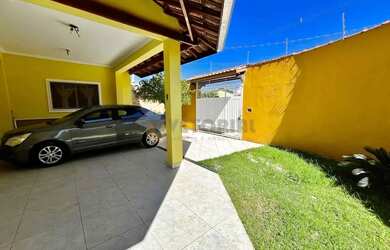 Imagem: A casa possui 3 Dormitórios, 1 Banheiro, 3 Vagas na garagem