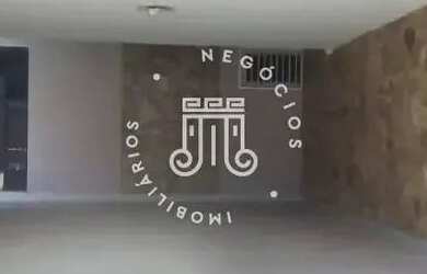 Imagem: A casa possui 4 Dormitórios, 3 Banheiros, 4 Vagas na garagem