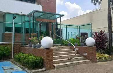 Imagem: O apartamento possui 4 Dormitórios, 5 Banheiros, 2 Vagas na