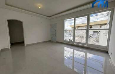 Imagem: O depósito possui 2 Vagas na garagem, 136m² de Área e está