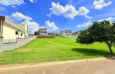 Imagem: O terreno à venda possui e está localizado em Bragança Paulista