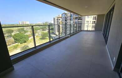 Imagem: O apartamento possui 4 Dormitórios, 5 Banheiros, 3 Vagas na