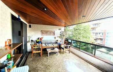 Imagem: O apartamento possui 3 Dormitórios, 1 Banheiro, 3 Vagas na