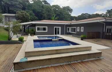 Imagem: A casa em condomínio possui 3 Dormitórios, 4 Banheiros, 5