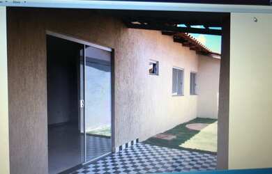 Imagem: A casa possui 2 Dormitórios, 2 Banheiros, 3 Vagas na garagem