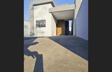 Imagem: A casa possui 3 Dormitórios, 2 Banheiros, 110m² de Área e