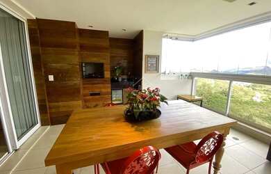 Imagem: O apartamento possui 4 Dormitórios, 5 Banheiros, 4 Vagas na